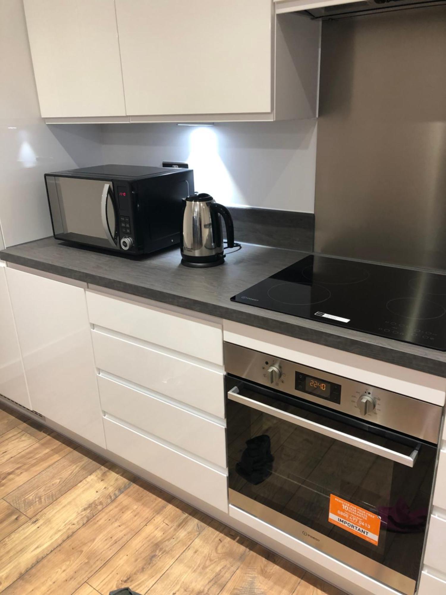 Northolt  Luxury Kingsize Bedroom With Private Bathroom מראה חיצוני תמונה