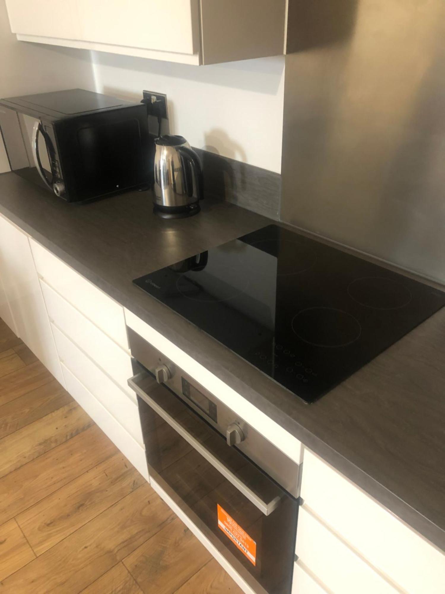 Northolt  Luxury Kingsize Bedroom With Private Bathroom מראה חיצוני תמונה